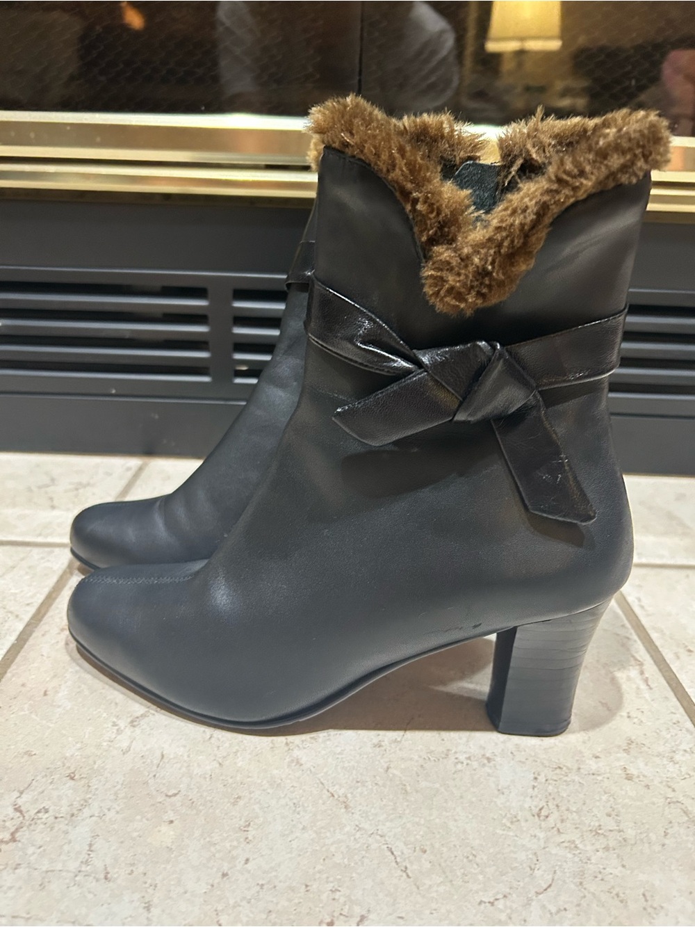 Ros Hommerson Black Ankle Boots with Brown Faux-Fur Collar and Bow
